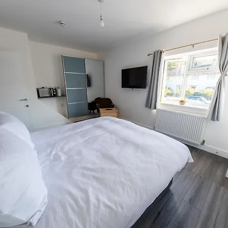 In - Stylish With Private And Facilities * Bristol