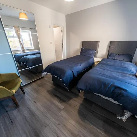 In - Stylish With Private And Facilities Guest house *