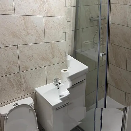 Guest house In - Stylish With Private And Facilities *